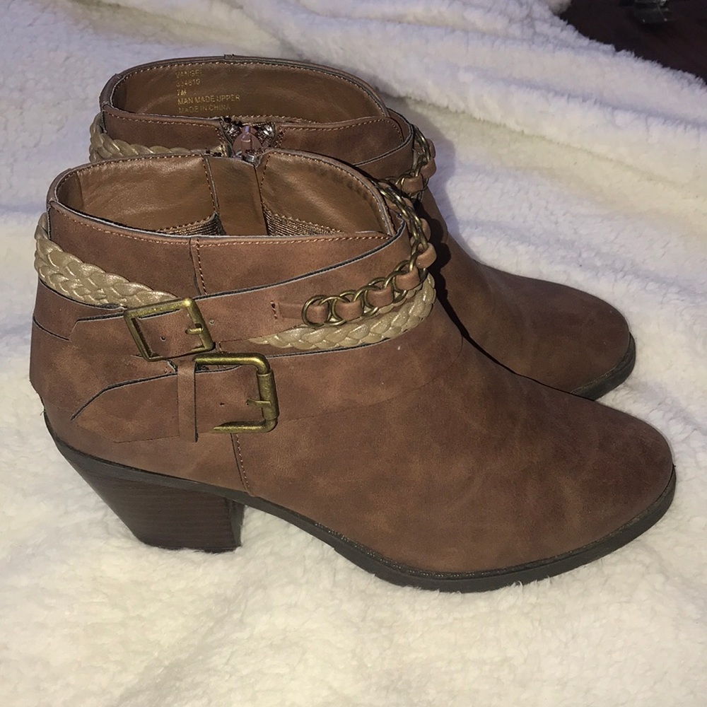 SOLD 🌟Booties - Picture 2 of 6